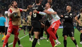 拜仁慕尼黑球员年薪曝光！韩国球员金玟哉年薪1亿元凯恩2.09亿